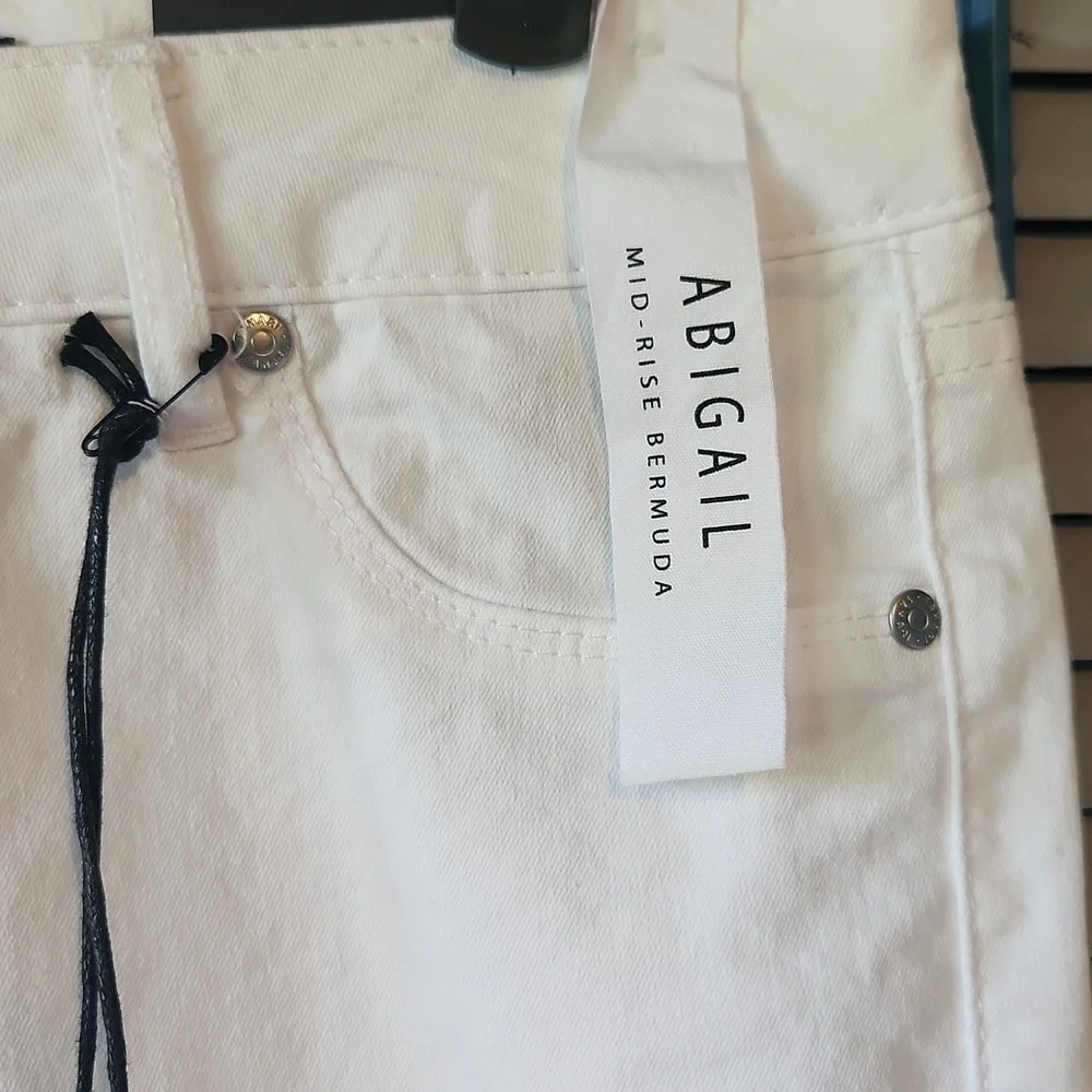 Tahari White Abigail Bermuda Shorts - Picture 11 of 13